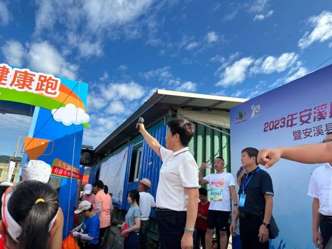 1e5834db28814d79ab41e201662b12f1-1