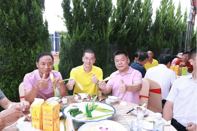 3febfd53a9614b15b0ca71f1597d2c7c-1