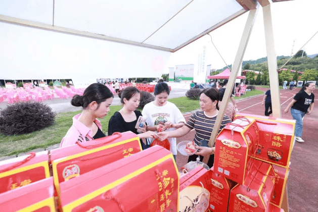 e25fdde0d6b24c14a11407293477eefb-1